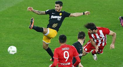 Διάσειση και τέσσερα ράμματα ο Σόουζα