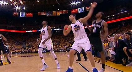 Η «άμυνα Πατσούλια σε Λέοναρντ» θα οδηγεί σε αντιαθλητικό φάουλ!