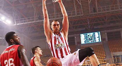 Σούπερ άμυνα και σούπερ Μιλουτίνοφ για τον Ολυμπιακό!