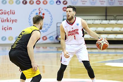 Στην προετοιμασία των Ράπτορς ο Ράουτινς