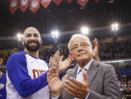 Άντιτς: «Κορυφαίος ο Ίβκοβιτς, αγαπώ τον κόσμο του Ολυμπιακού»