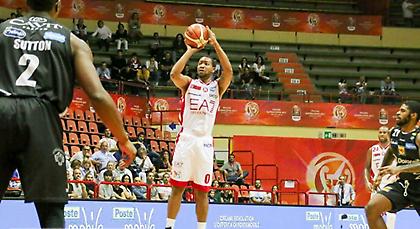 Πέρασε τελικό η Αρμάνι!