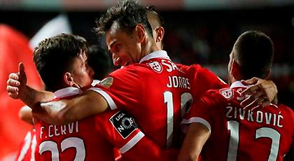 «Ξυπνάει» η Μπενφίκα