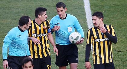 Ένα πέναλτι η ΑΕΚ σε 20 εντός έδρας ντέρμπι με Ολυμπιακό από το 1995