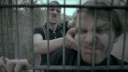 Η Ντόρτμουντ με μαγκιά ξεφτιλίζει τον φασισμό (video)