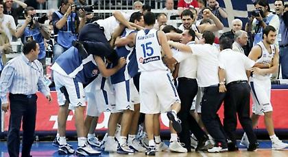 Σαν σήμερα: Η μεγάλη βραδιά στο Βελιγράδι (pics+vid)