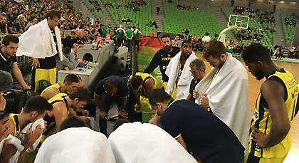 Ζορίστηκε, αλλά νίκησε η Φενέρ