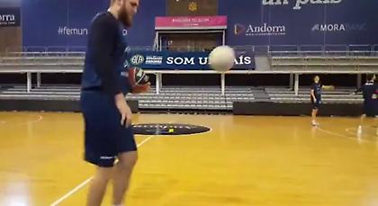 Τι Λεβαντόφσκι, τι… Καρνόφσκι (video)