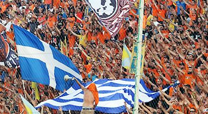 Τα πανό των οπαδών του ΑΠΟΕΛ για τα Μάρμαρα του Παρθενώνα! (pics)