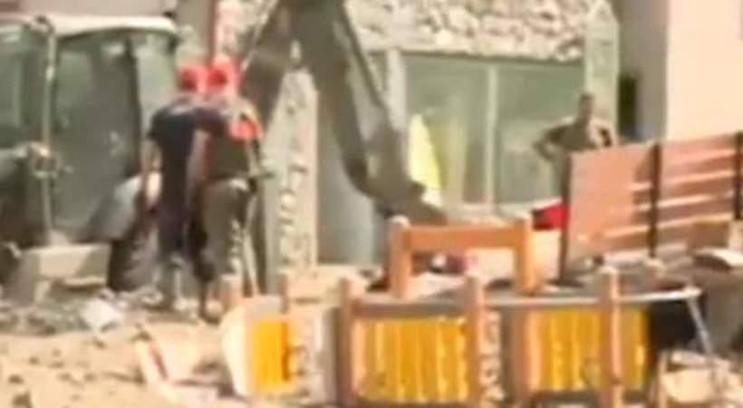 Οι φωνές της ρεπόρτερ «πάγωσαν» την ΕΡΤ -Κινδύνεψε να τραυματιστεί στον αέρα του δελτίου (video)