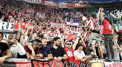 Η ερυθρόλευκη εξέδρα στο Τορίνο (pics)