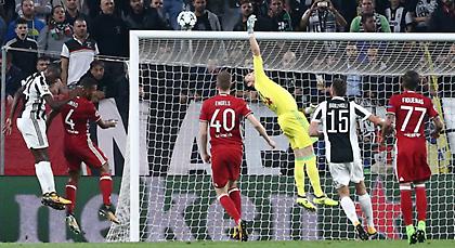 Οι… back to back τρομερές αποκρούσεις του Προτό στο Τορίνο! (video)