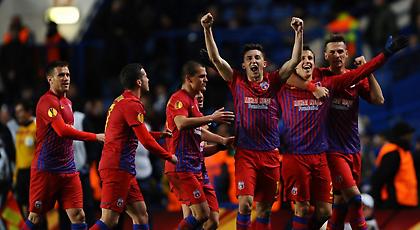 Προβάδισμα για Στεάουα, χαμός για τη δεύτερη θέση