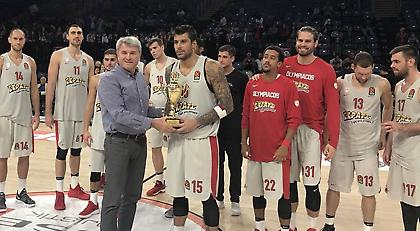 Η κούπα στα χέρια του Πρίντεζη (pic)