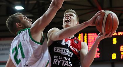 Νίκη υπό το βλέμμα Μαυροκεφαλίδη για Λιέτουβος