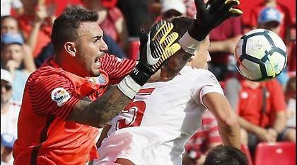 Βύθισε κι άλλο Μίτσελ-Ρομπέρτο η Σεβίλλη