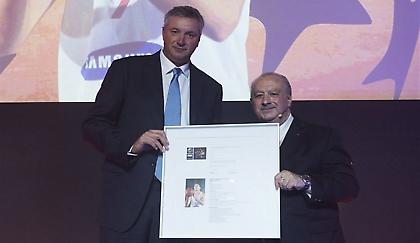 Ο Κούκοτς το’ χει ακόμα (video)