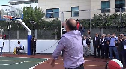 Τα τρίποντα του Παναγιώτη Αγγελόπουλου (video)