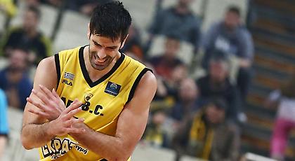 Σάκοτα στον ΣΠΟΡ FM: «Όταν φοράς τη φανέλα της ΑΕΚ κοιτάς πάντα προς την κορυφή»