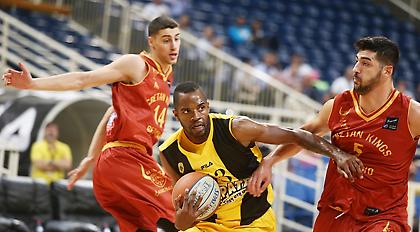 Σάρωσε και πέρασε στους «4» η ΑΕΚ