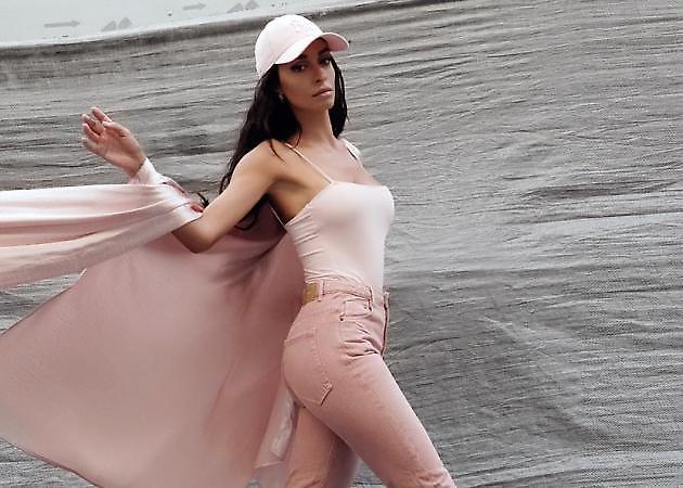 Η Ελένη Φουρέιρα παίζει με... πάθος ποδοσφαιράκι! (video)