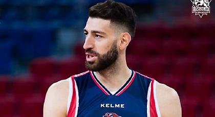 Η τούρτα-έκπληξη της Μπασκόνια στον Σενγκέλια (video)