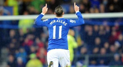 Το… εορταστικό βίντεο της Έβερτον για τον Μιραλάς