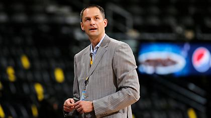 Καρνισόβας: «Θέλουμε να παραμείνει στο Ντένβερ ο Χάρις»