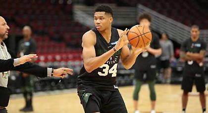 Έτοιμος για το πρώτο του ματς ο Αντετοκούνμπο