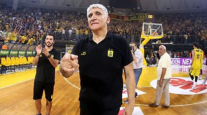 Γιαννάκης: «Να είμαστε σοβαροί και συγκεντρωμένοι»