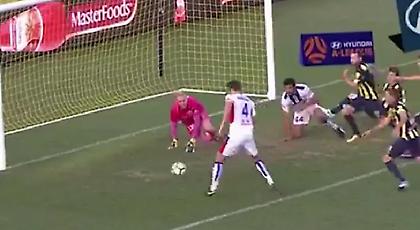 Δεν γίνεται να μην μπήκε γκολ! (video)