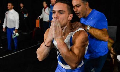 Η μαγική βραδιά του «χρυσού» Πετρούνια (video)