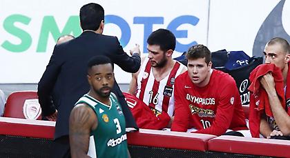 Σφαιρόπουλος για Παπανικολάου: «Είναι πιο σημαντικό τι θα κάνουμε στο γήπεδο…»