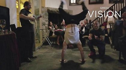 Το εντυπωσιακό ζεϊμπέκικο του Πετρούνια σε εστιατόριο του Μόντρεαλ (video)