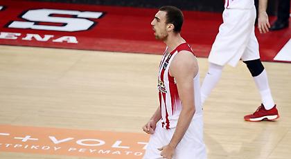 Ανανέωσε με Ολυμπιακό ο Μιλουτίνοφ!