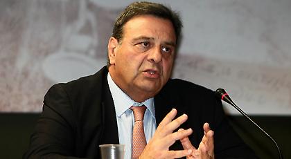 Αποσύρεται από τη διεκδίκηση της προεδρίας της ΕΟΕ ο Κούβελος