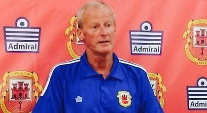 Η δεύτερη δουλειά του προπονητή της εθνικής Γιβραλτάρ!