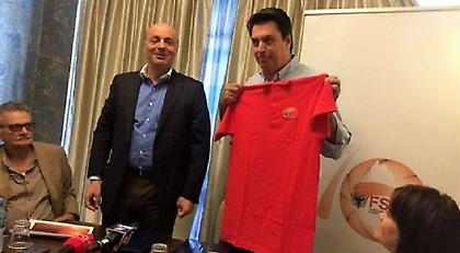 Ένας Έλληνας στον πάγκο της Αλβανίας