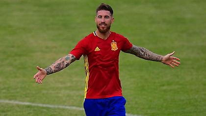 Στο πλευρό της οικογένειας του αστυνομικού που σκοτώθηκε σε τρομοκρατική επίθεση ο Ράμος!