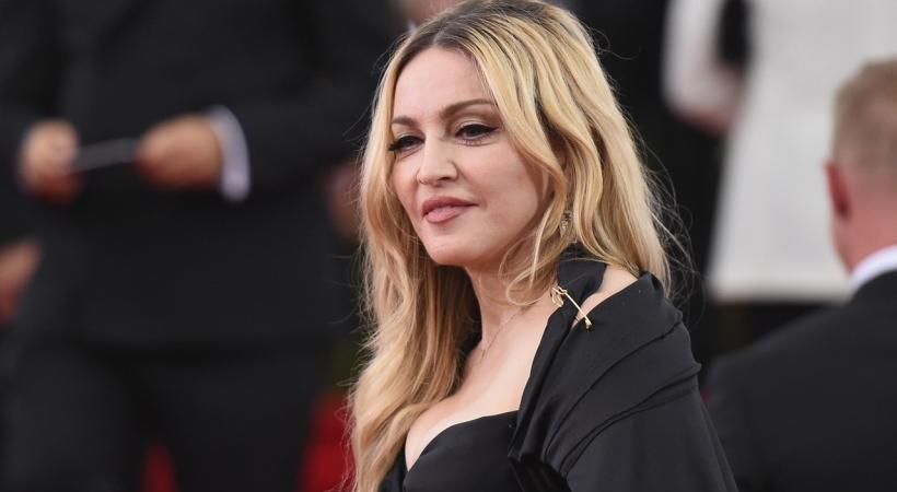 Στο πλευρό του… Σάντος η Μαντόνα! (video)