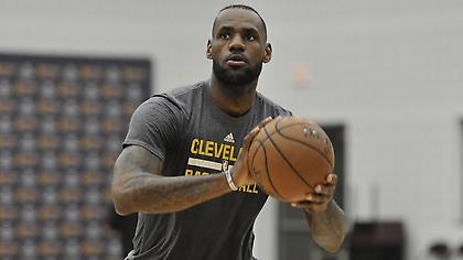 Αμφίβολος για την πρεμιέρα ο Λεμπρόν