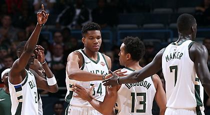 «Ορχήστρα» ο Γιάννης, νικητές οι Μπακς (video)