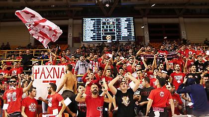 Ζέστανε τα Δύο Αοράκια ο κόσμος του Ολυμπιακού (video)