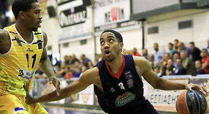 ΣονΝτρε Τζόουνς από άλλον πλανήτη… ξέρανε το Λαύριο!