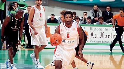 Στο πολωνικό πρωτάθλημα ο Κιντέλ Γουντς