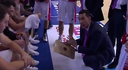 Πριχιόνι σε παίκτες: «Τι στο διάολο γίνεται εδώ; Φοβάστε;» (video)