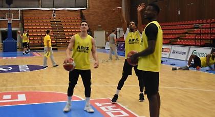 Άπαντες παρόντες για Γιαννάκη