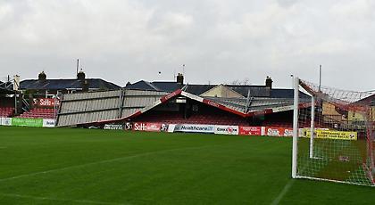 Γκρεμίστηκε η οροφή του γηπέδου της Κορκ από τυφώνα (pics)