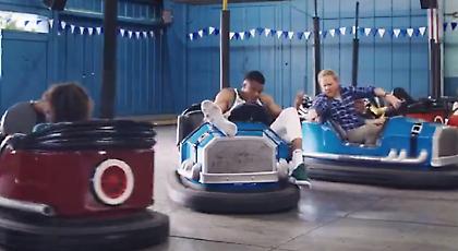 Ο Γιάννης δεν χωράει στα συγκρουόμενα σε νέο διαφημιστικό σποτ (video)