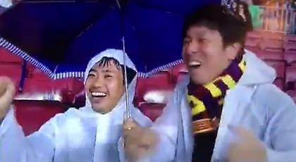 Ο Πικέ αποβλήθηκε και Ασιάτες οπαδοί της Μπαρτσελόνα πανηγύριζαν (video)